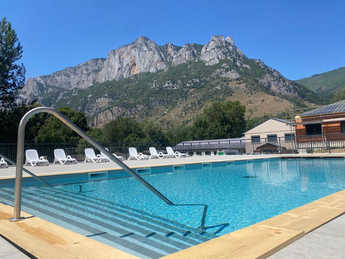 Complexe Des Oustalous Otel Les Cabannes  Dış mekan fotoğraf