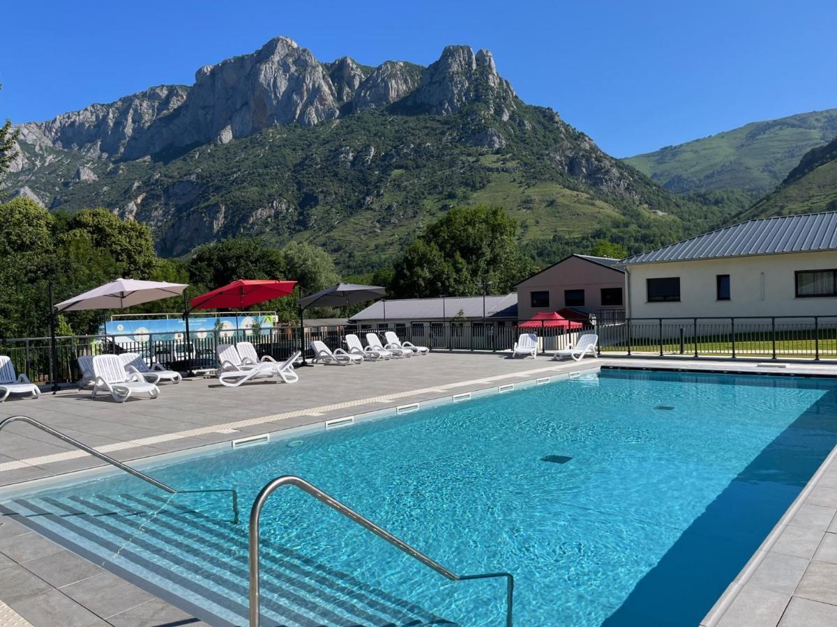 Complexe Des Oustalous Otel Les Cabannes  Dış mekan fotoğraf